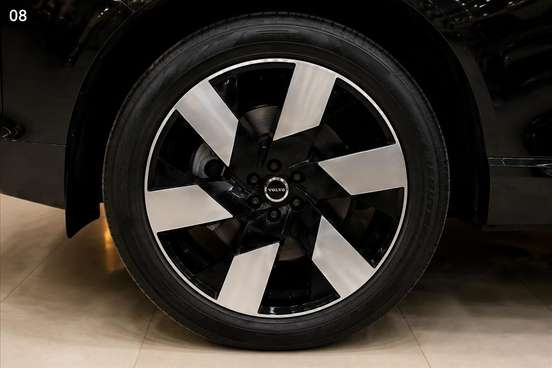 VOLVO-XC60-2023