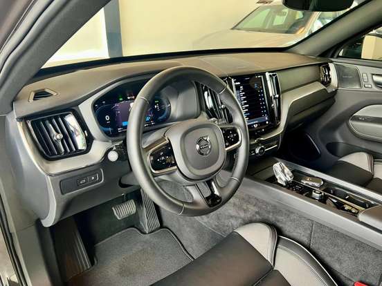 VOLVO-XC60-2022