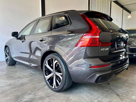 VOLVO-XC60-2022