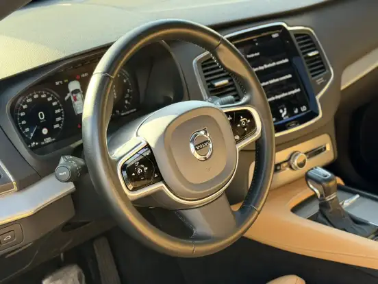 VOLVO-XC90-2019