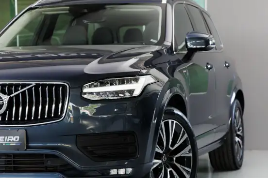 VOLVO-XC90-2020