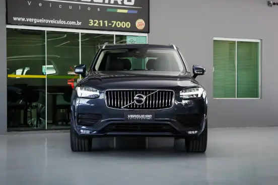 VOLVO-XC90-2020