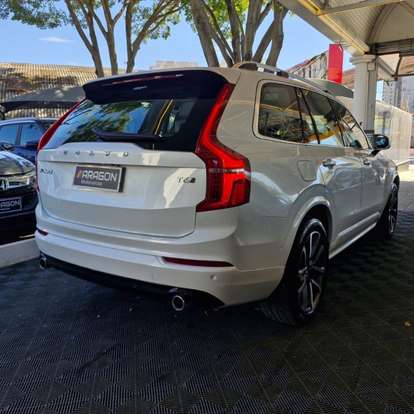 VOLVO-XC90-2018