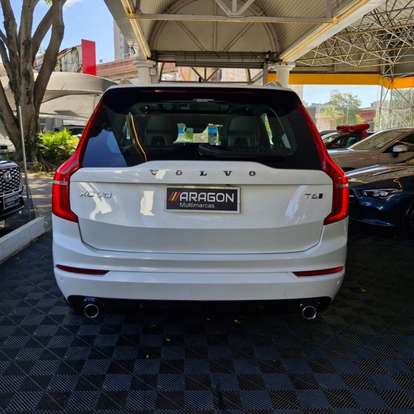 VOLVO-XC90-2018