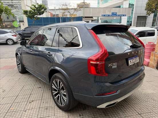 VOLVO-XC90-2020