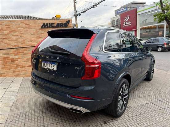 VOLVO-XC90-2020