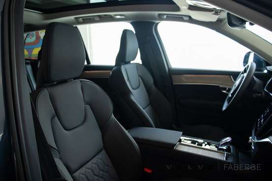 VOLVO-XC90-2025