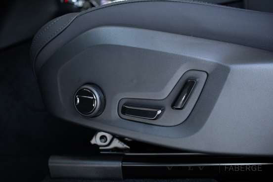 VOLVO-XC90-2025