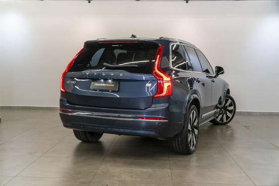 VOLVO-XC90-2023