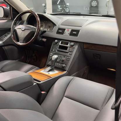 VOLVO-XC90-2005