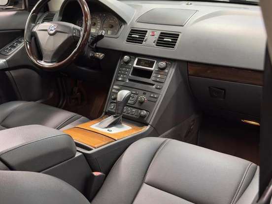 VOLVO-XC90-4.4 AWD V8 GASOLINA 4P AUTOMÁTICO VOLVO-XC90-2005