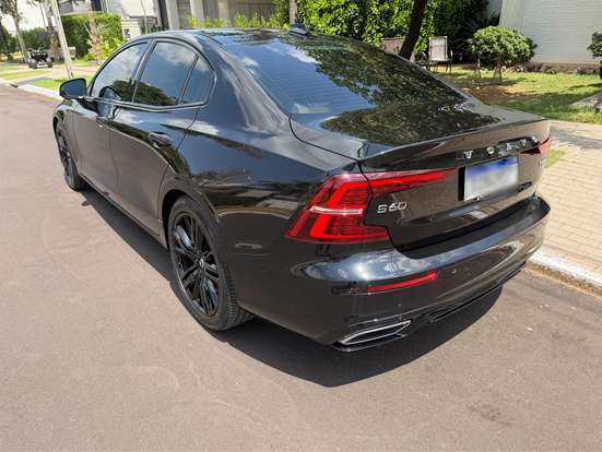 VOLVO-S60-2.0 T8 R-DESIGN HÍBRIDO 4P AUTOMÁTICO VOLVO-S60-2019