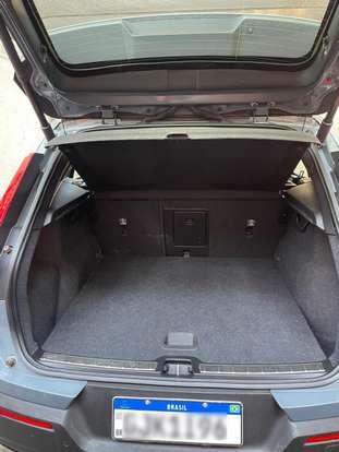 VOLVO-XC40-2020
