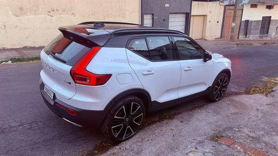 VOLVO XC40 2.0 T5 GASOLINA EDIÇÃO ESPECIAL AWD GEARTRONIC