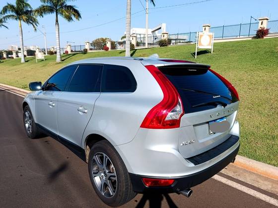 VOLVO XC60 2.0 T5 DYNAMIC FWD TURBO GASOLINA 4P AUTOMÁTICO