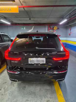 VOLVO-XC60-2018