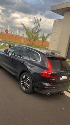 VOLVO-XC60-2.0 T5 GASOLINA MOMENTUM AWD GEARTRONIC VOLVO-XC60-2020