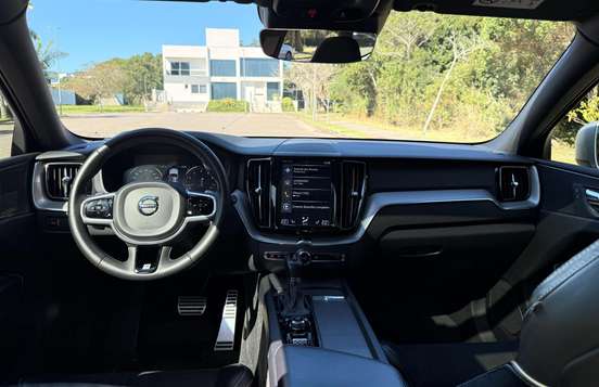 VOLVO-XC60-2.0 T5 GASOLINA R-DESIGN AWD GEARTRONIC VOLVO-XC60-2018