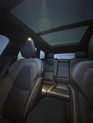VOLVO-XC60-2020