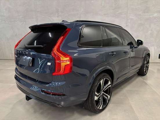 VOLVO-XC90-2021