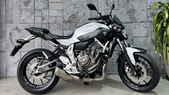 YAMAHA MT-07 