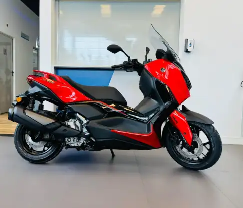 YAMAHA-XMAX 300 CONNECTED ABS-2026