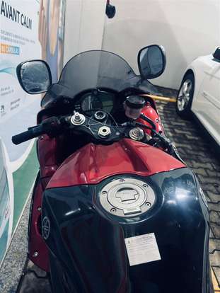 YAMAHA-YZF R1-2011