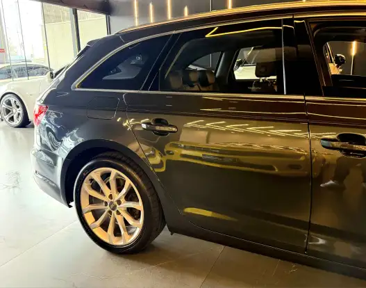 AUDI-A4-2019