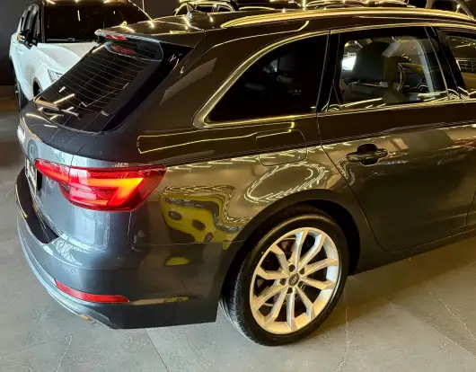 AUDI-A4-2019