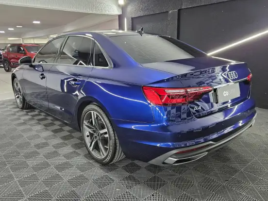 AUDI-A4-2023