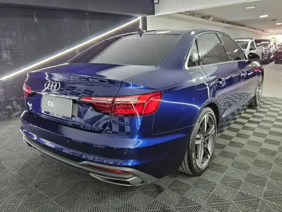 AUDI-A4-2023