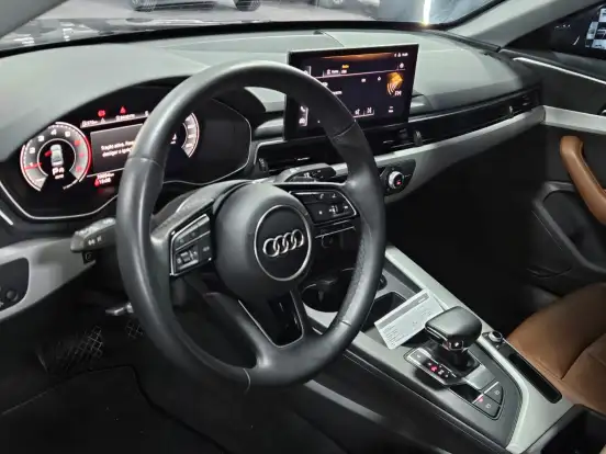 AUDI-A4-2023