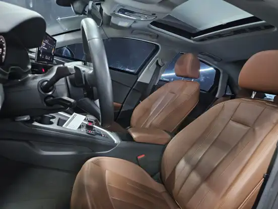 AUDI-A4-2023