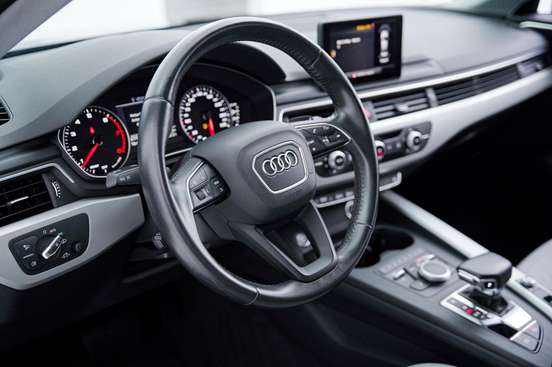 AUDI-A4-2019