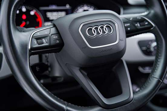 AUDI-A4-2019