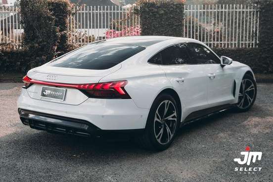AUDI-E-TRON GT-2023