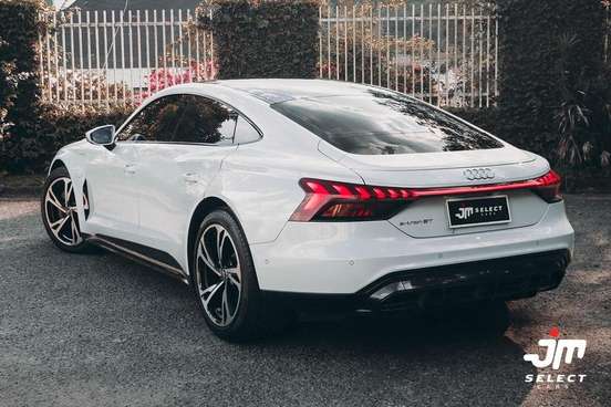 AUDI-E-TRON GT-2023