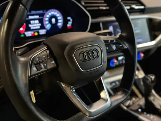 AUDI-Q3-2020
