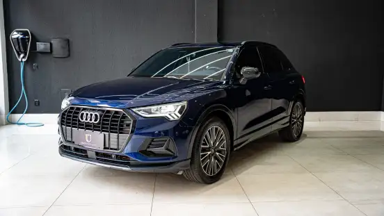 AUDI-Q3-2021