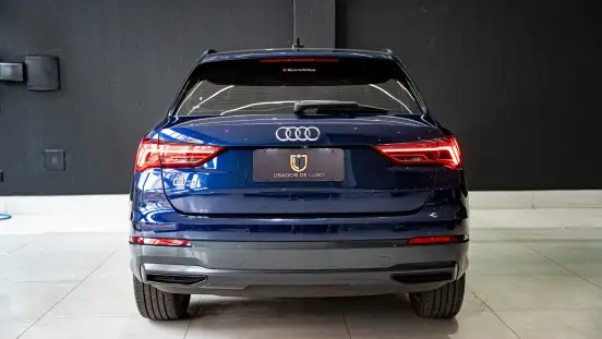 AUDI-Q3-2021