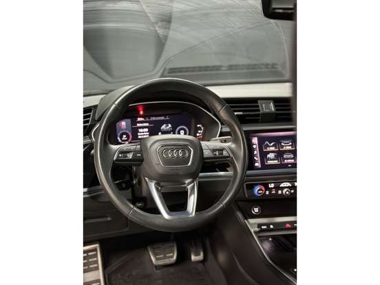 AUDI-Q3-2021