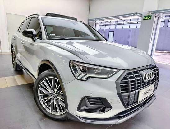 AUDI-Q3-2021