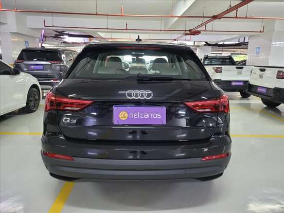 AUDI-Q3-2021