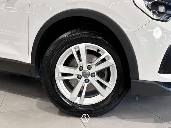 AUDI-Q3-2019