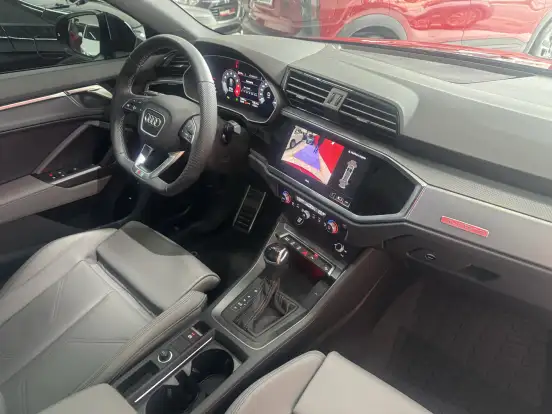 AUDI-Q3-2024