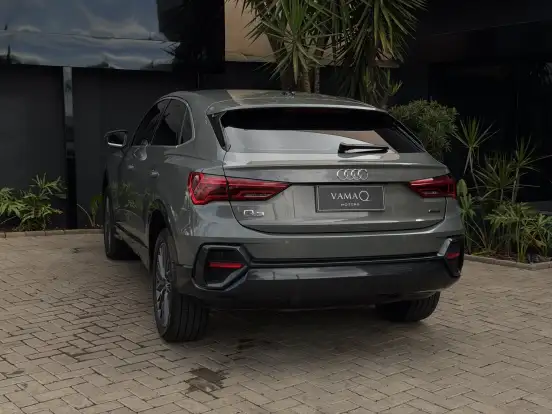 AUDI-Q3-2023