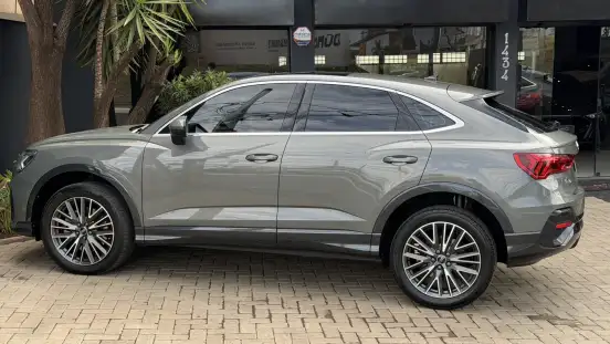 AUDI-Q3-2023