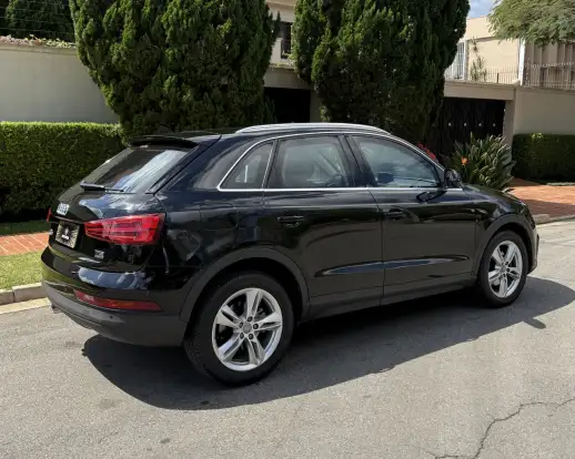 AUDI-Q3-2015