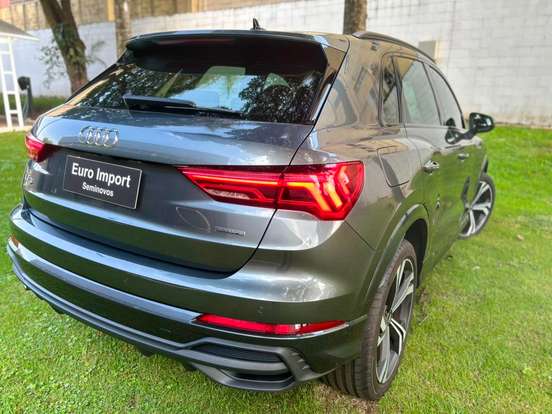 AUDI-Q3-2023