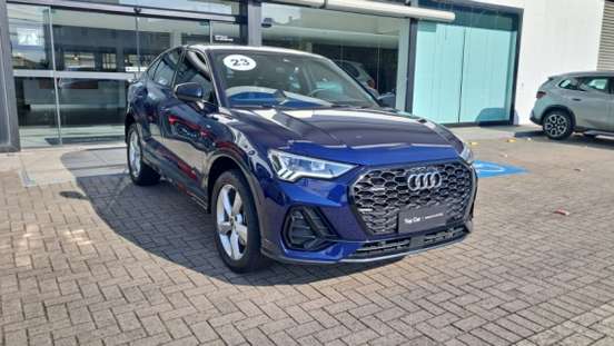 AUDI-Q3-2022